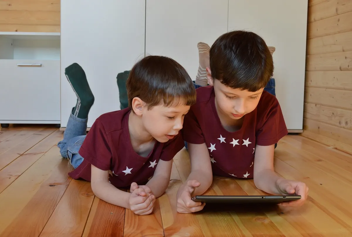 Screen Time for Toddlers: A Beginner's Guide to Setting Limits Without Daily Battles