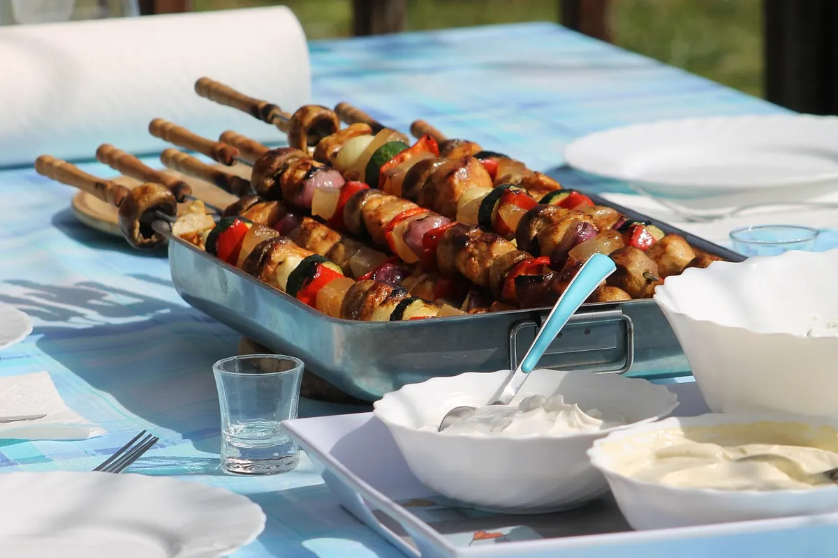 Seasonal Summer Meal Plan for Families: 7 Dinners Using In-Season Produce